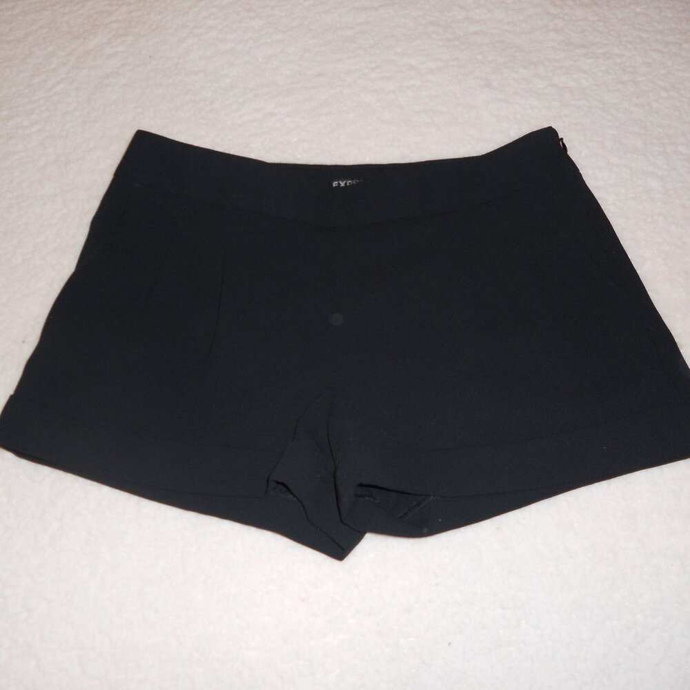 Express 4 Black Dressy Pleated Shorts Side Zip Cuffs